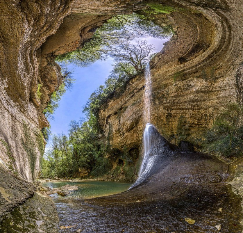 Шакуранский водопад в Амткеле - высота 30 метров, каскад водопадов Абхазии