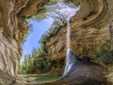 Шакуранский водопад в Амткеле - природная достопримечательность Абхазии