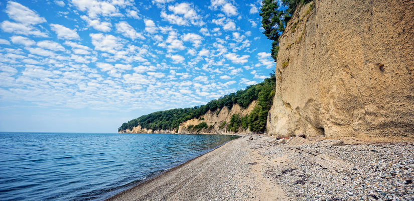 Пляжный отдых на Черном море в Абхазии